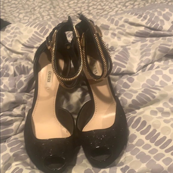 Guess black platform heels - Picture 2 of 3